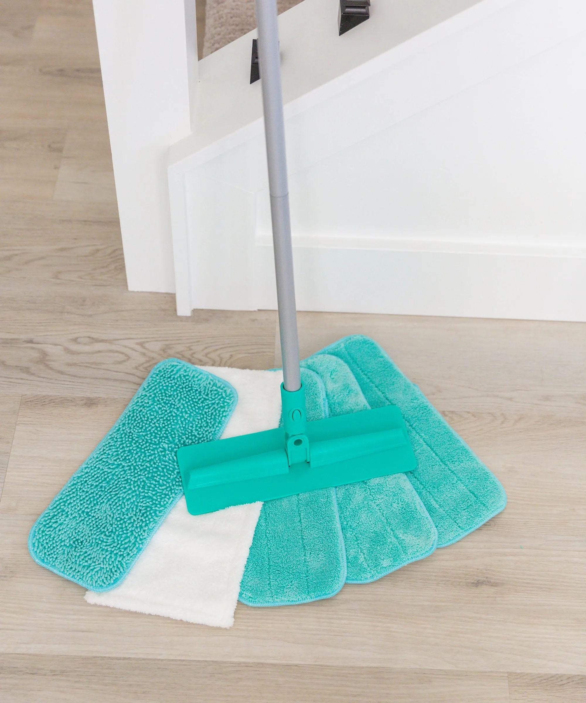 Don Aslett Microfiber 12" Mop with (5) Reusable Microfiber Pads