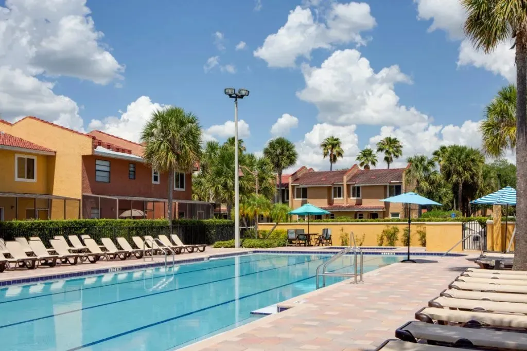 Orlando Hotels - FantasyWorld Resort