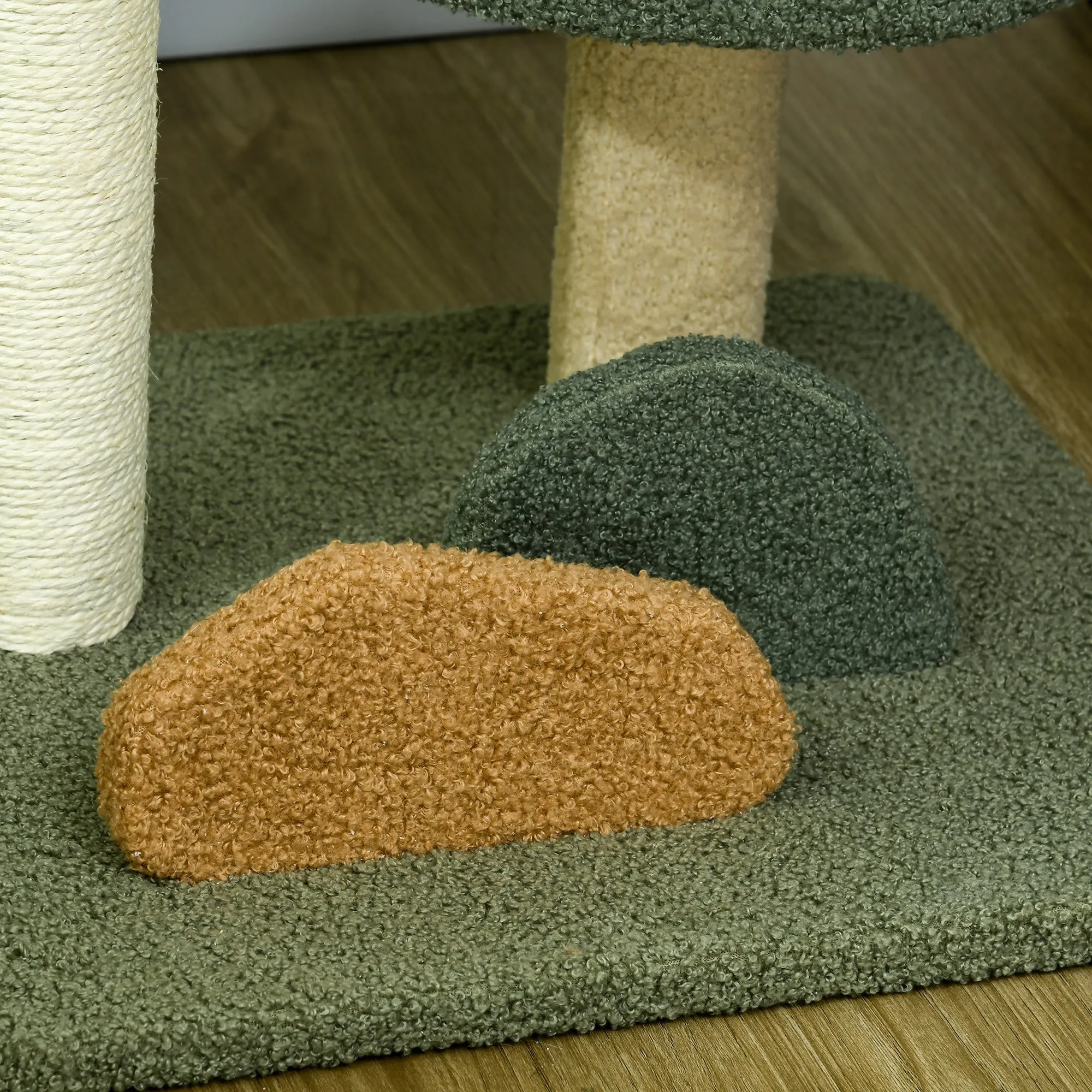 Small Cat Tree for Indoor Cats, Scratching Posts with 2 Beds, Toy Ball, 43 x 39 x 52cm